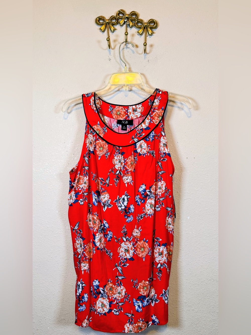 AGB Red Floral Black Piped Scoop Neckline. Sleeveless Tunic Top. Size XL